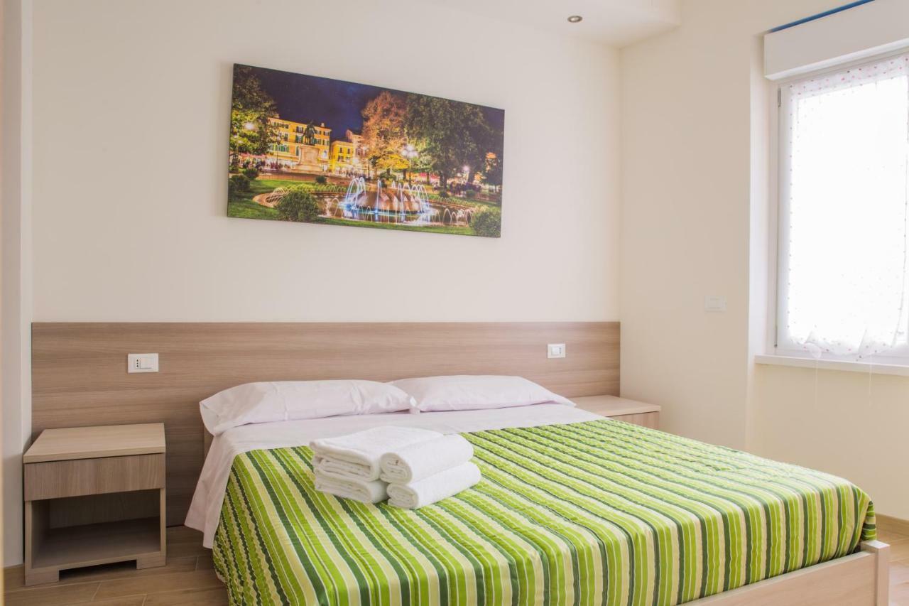 Family Apartment London เวโรนา ภายนอก รูปภาพ