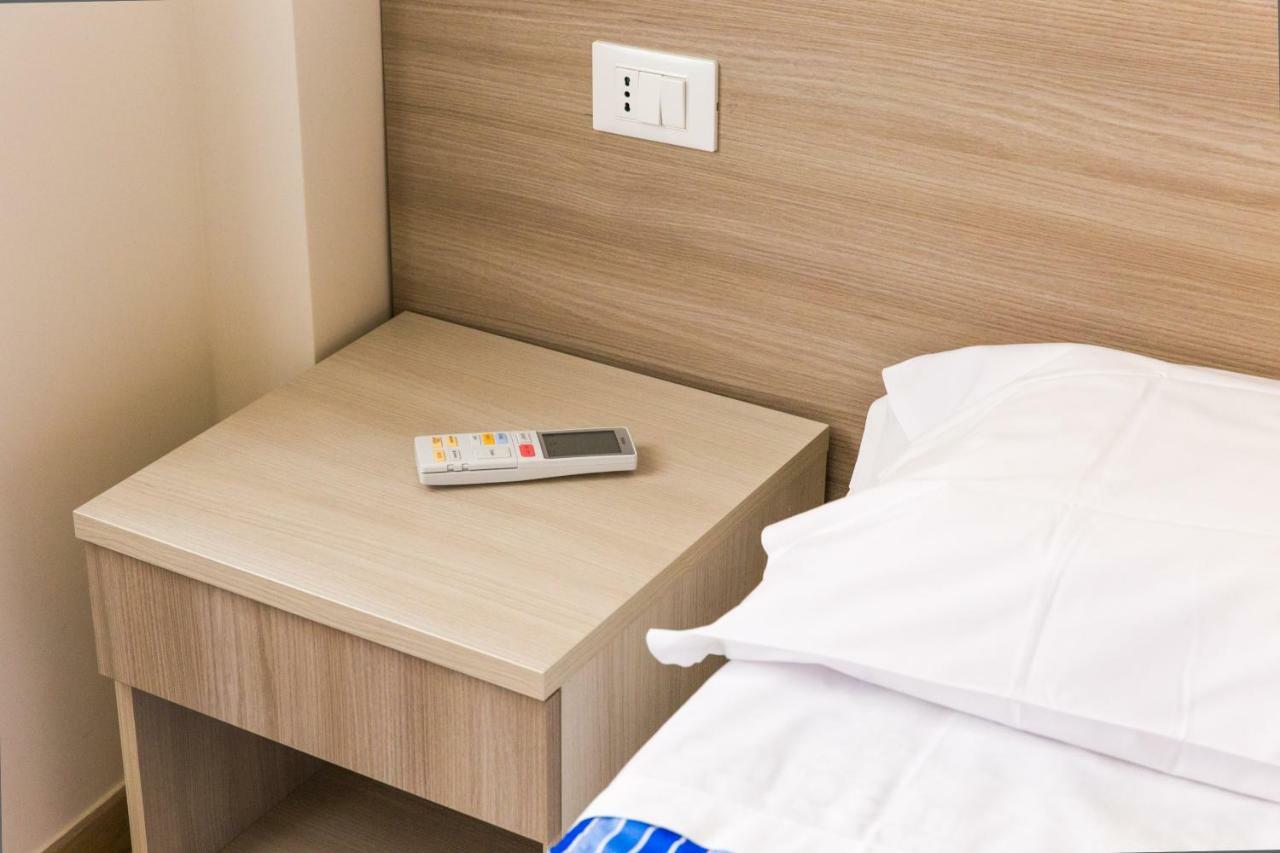 Family Apartment London เวโรนา ภายนอก รูปภาพ