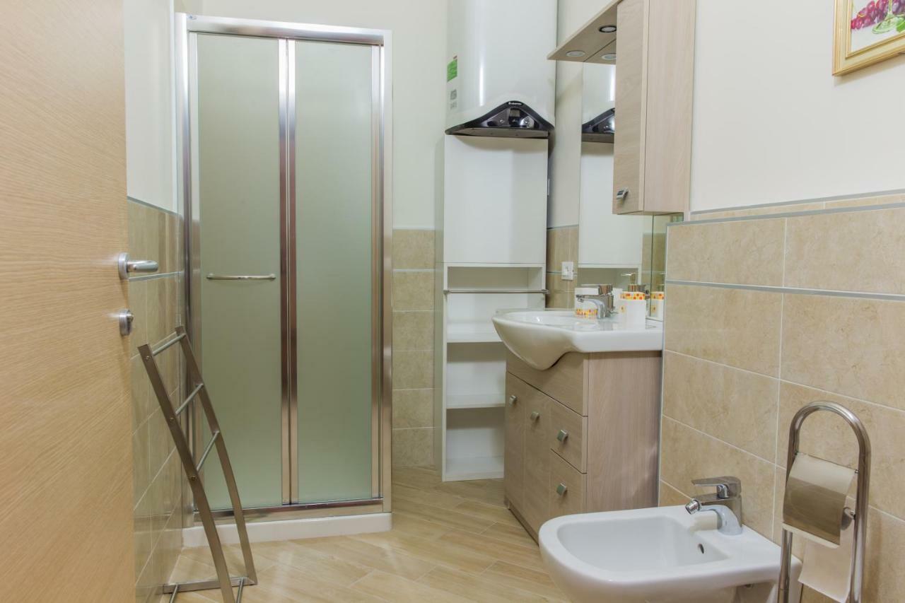 Family Apartment London เวโรนา ภายนอก รูปภาพ