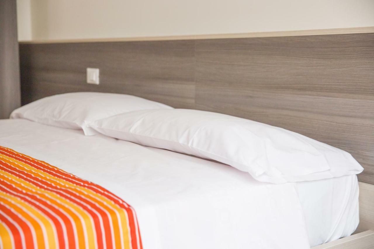 Family Apartment London เวโรนา ภายนอก รูปภาพ