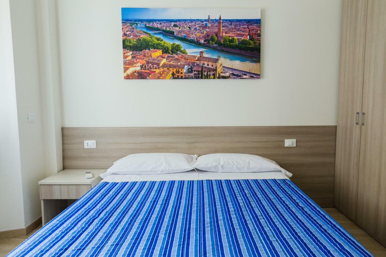 Family Apartment London เวโรนา ภายนอก รูปภาพ