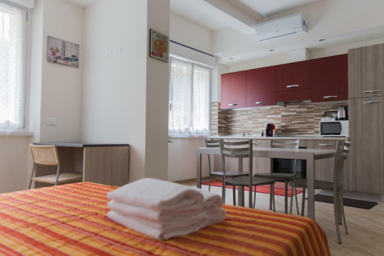 Family Apartment London เวโรนา ภายนอก รูปภาพ