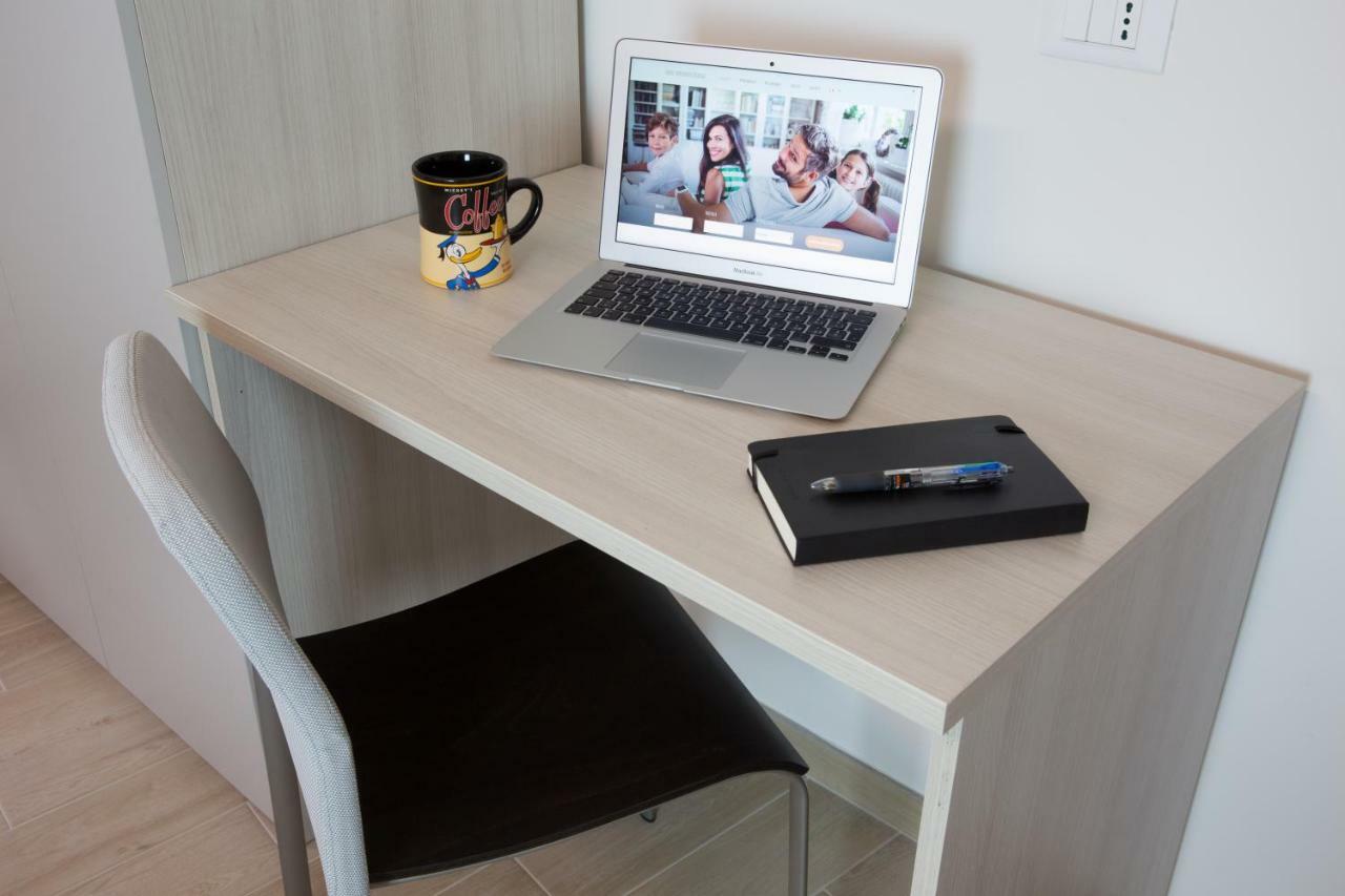 Family Apartment London เวโรนา ภายนอก รูปภาพ