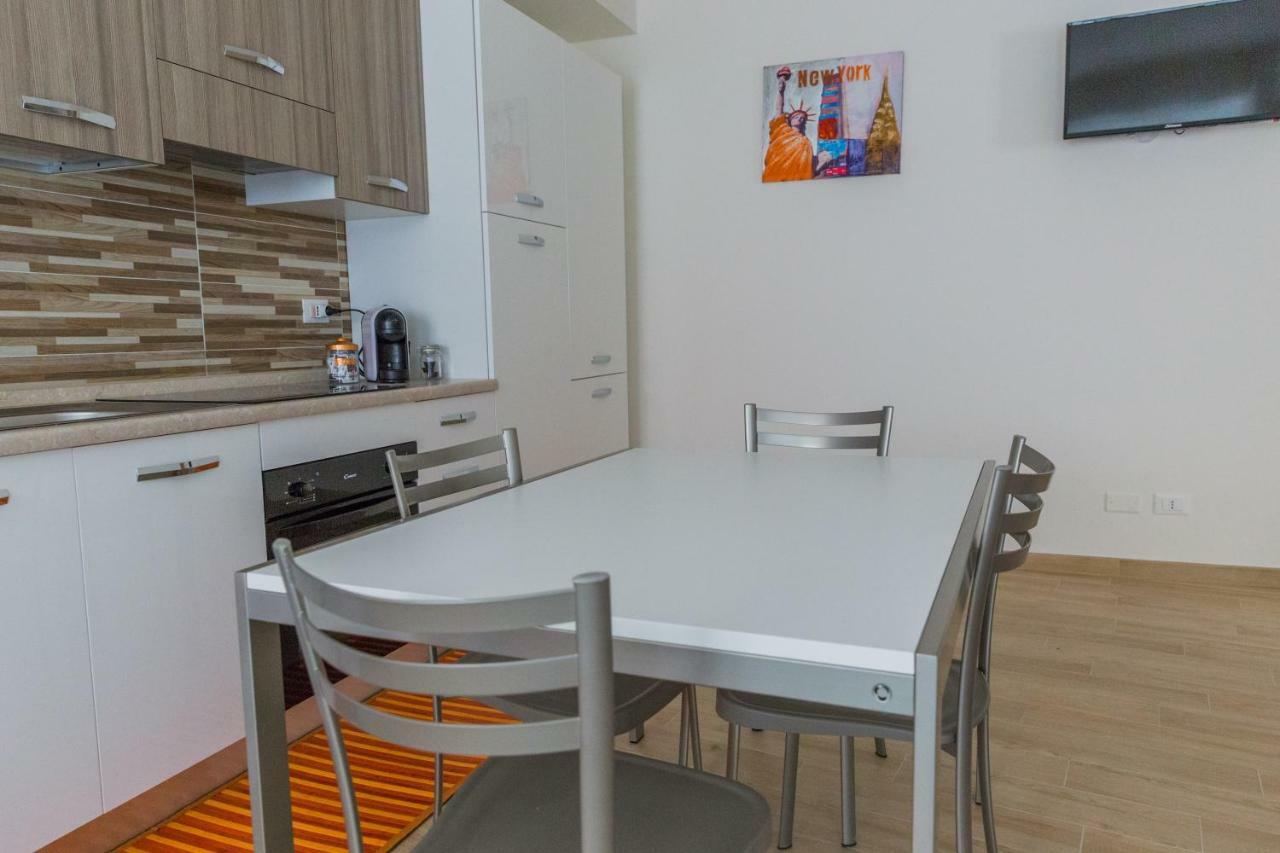 Family Apartment London เวโรนา ภายนอก รูปภาพ