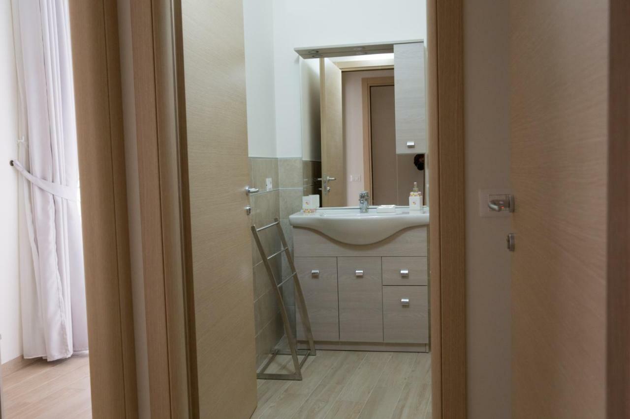Family Apartment London เวโรนา ภายนอก รูปภาพ