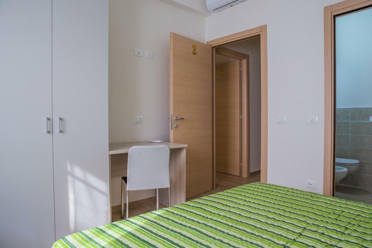 Family Apartment London เวโรนา ภายนอก รูปภาพ